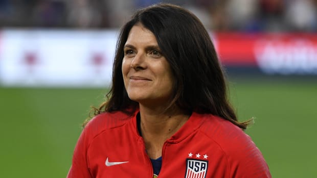 USWNT legend Mia Ham discusses how the current team can regain its dominance.